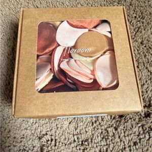 Floroom | Vintage Flower Petals 300 piece